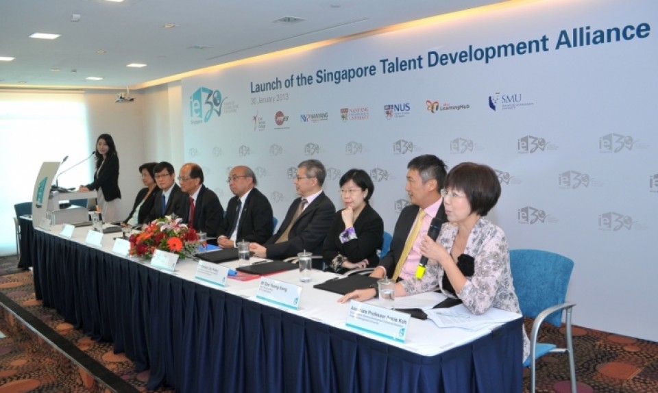 kinh nghiem thoat bay thu nhap trung binh cua ba quoc gia dong a