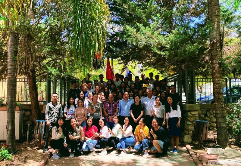 Hiện có khoảng 60 sinh viên Việt Nam đang học tập, làm việc theo chương trình tu nghiệp sinh nông nghiệp tại Trung tâm đào tạo nông nghiệp Sderod. (Nguồn: ĐSQ VN tại Israel)