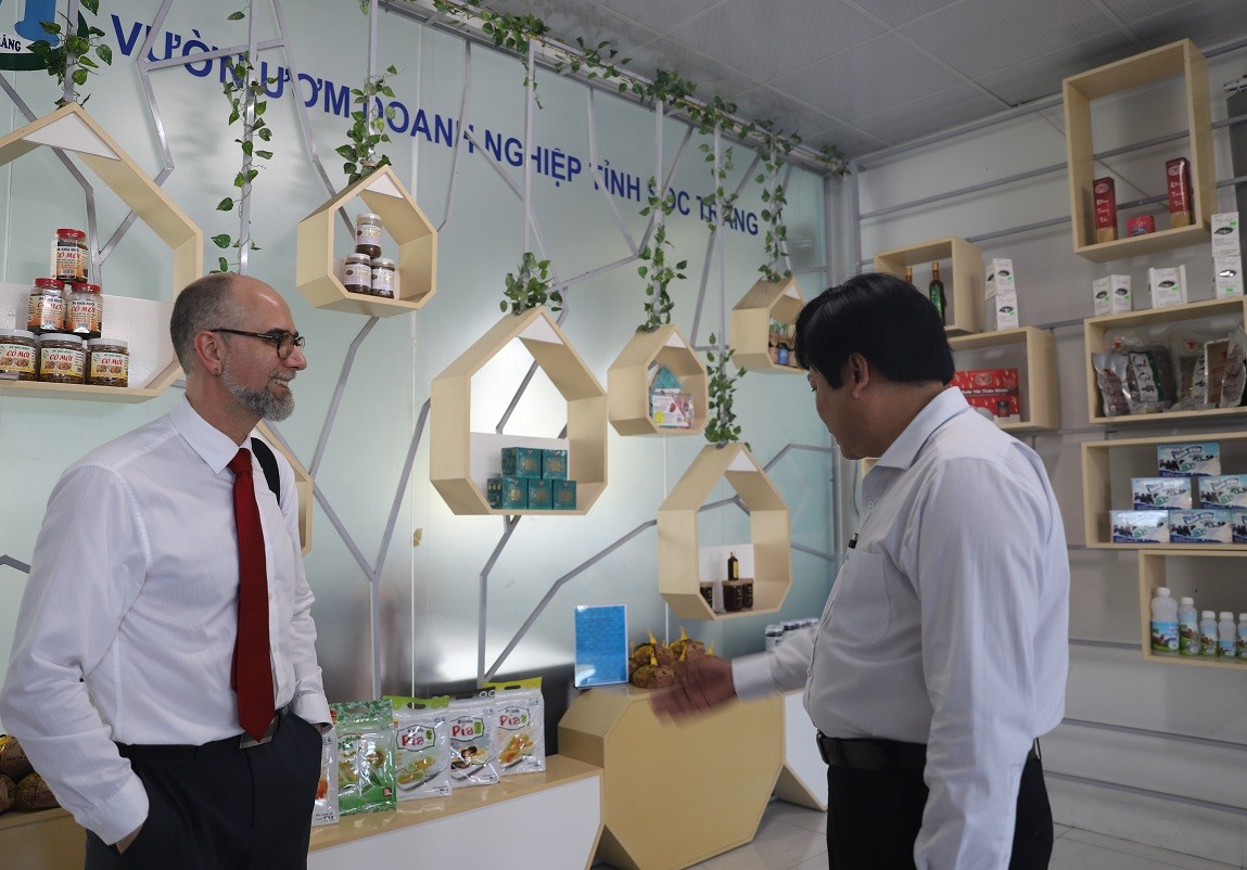 Canada đóng góp vào sự phát triển kinh tế - xã hội của tỉnh Sóc Trăng trong hơn 22 năm qua Canada đóng góp vào sự phát triển kinh tế - xã hội của tỉnh Sóc Trăng trong hơn 22 năm qua