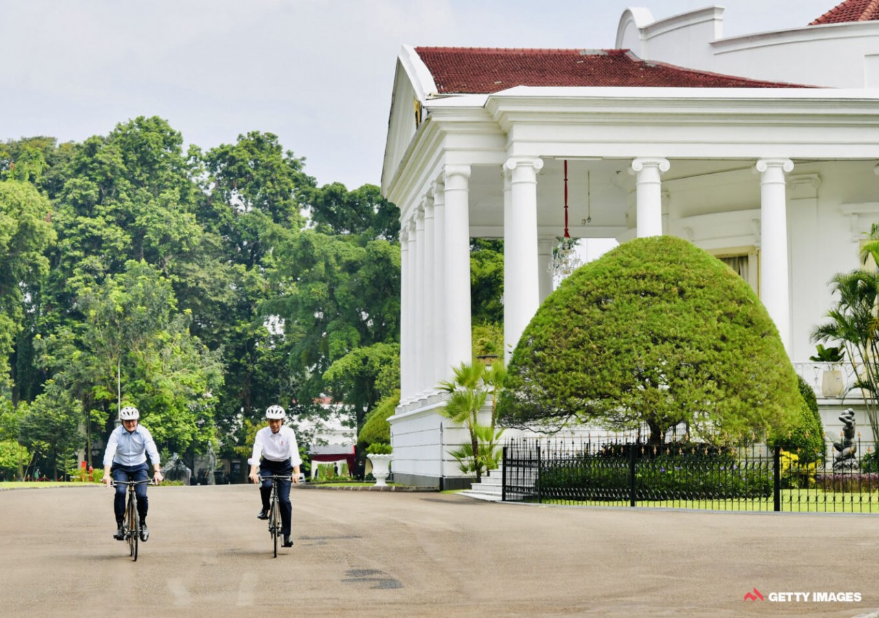 Xe đạp tre 'chở' tình hữu nghị Indonesia-Australia. (Nguồn: Getty)