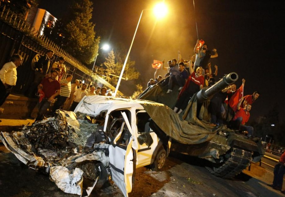 tho nhi ky hon loan vi dao chinh