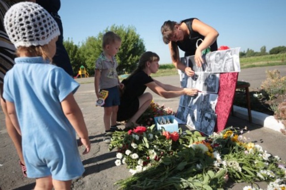 ukraine tuong niem nan nhan vu roi may bay mh17