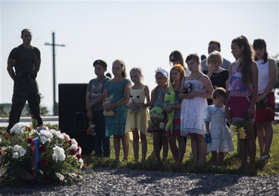 ukraine tuong niem nan nhan vu roi may bay mh17