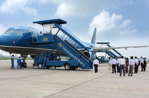 Tiễn và đón lãnh đạo cấp cao đi thăm, dự hội nghị quốc tế ở nước ngoài. (Nguồn: VnExpress)