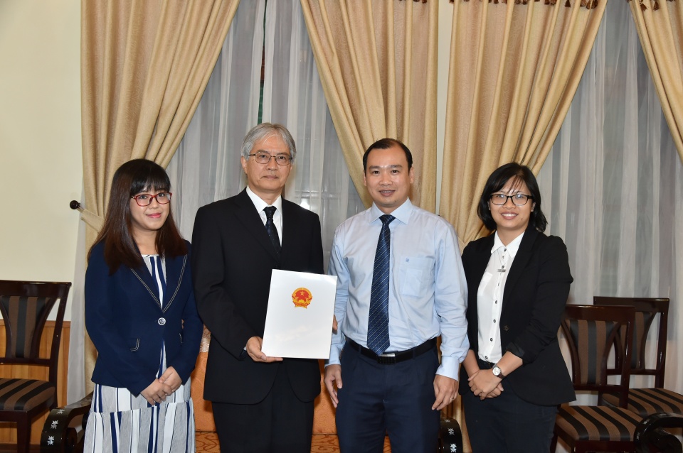 trao giay phep thanh lap van phong dai dien cho dai truyen hinh nst