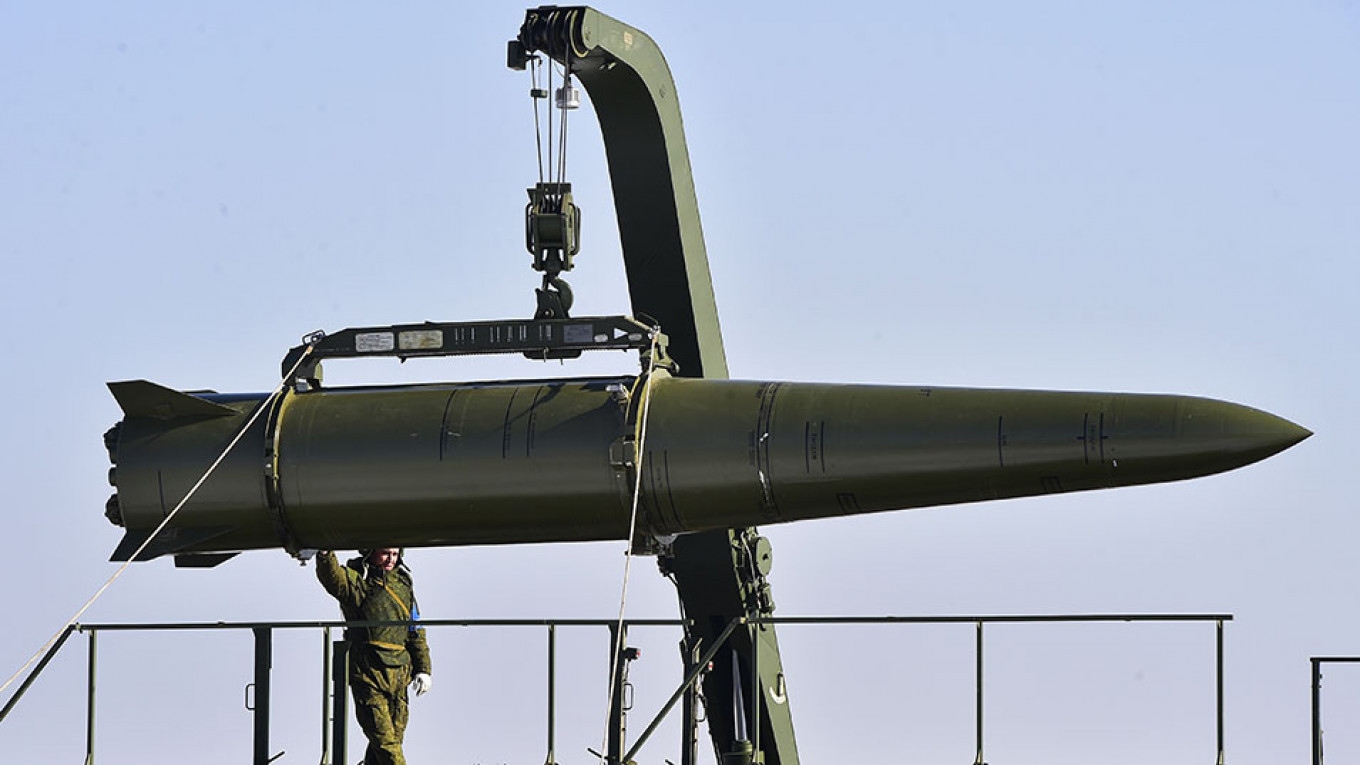 Chuyên gia Nga: Mỹ là người 'buông tay' trước trong mối quan hệ này