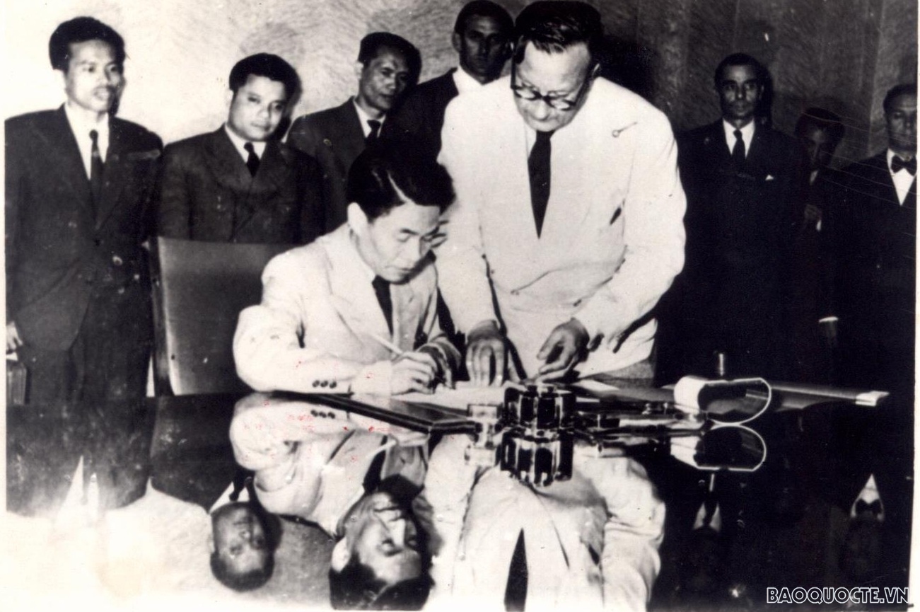 Ngoại giao Việt Nam qua hình ảnh, tài liệu lưu trữ