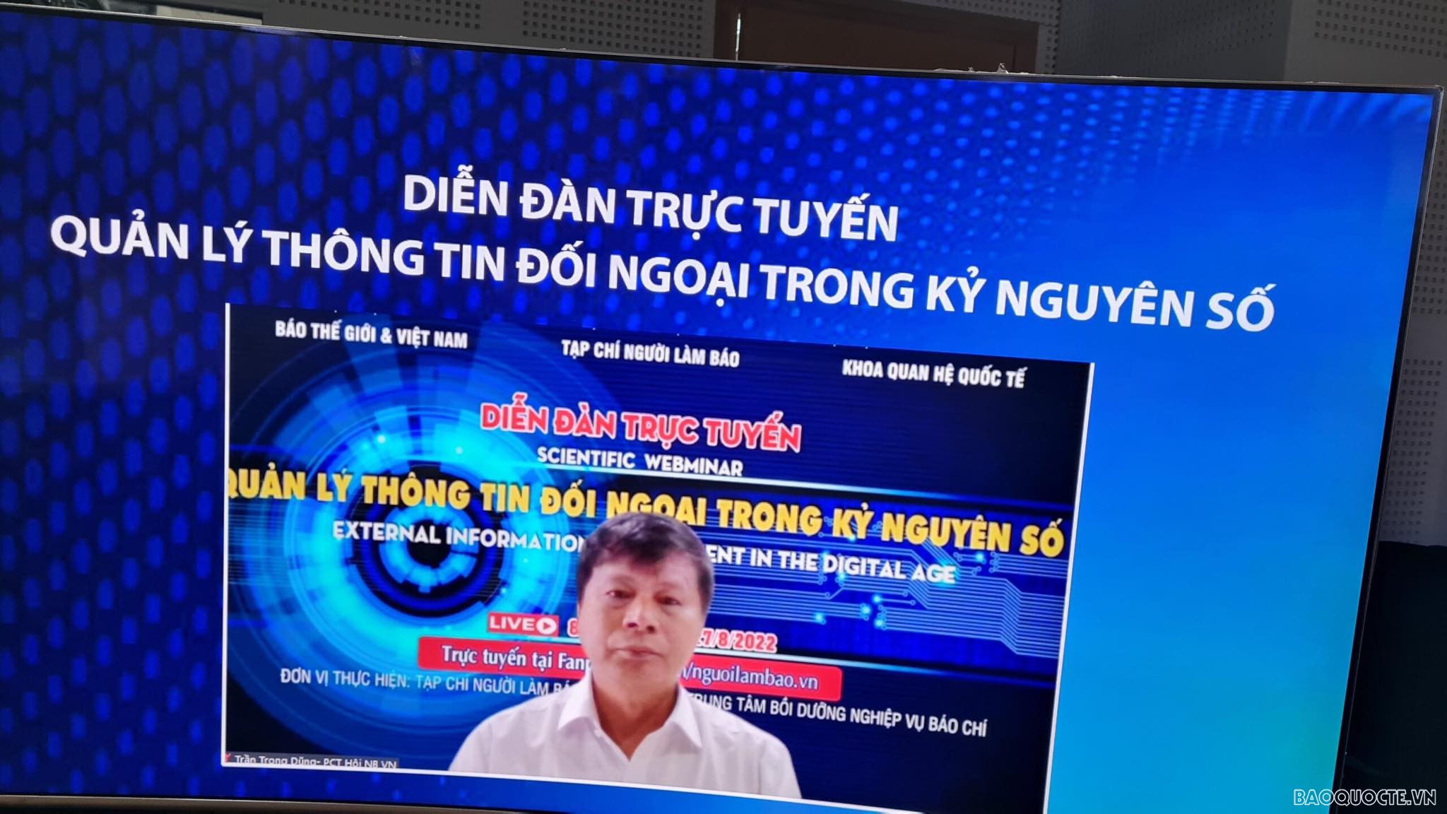 Ông Trần Trọng Dũng, Phó Chủ tịch Hội Nhà báo Việt Nam phát biểu tại diễn đàn.