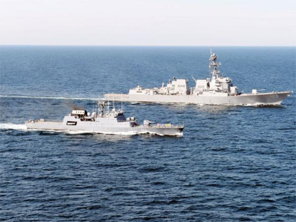 indonesia tang cuong hop tac hai quan voi my o bien dong