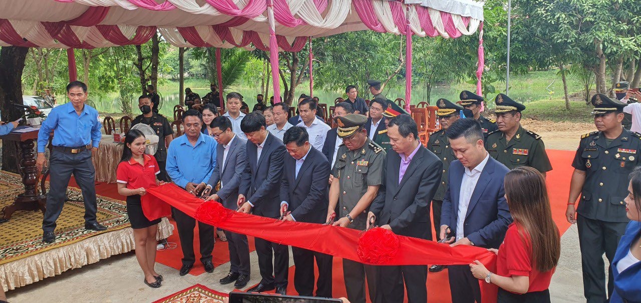 Khánh thành nhà thờ và lưu giữ hài cốt liệt sĩ quân tình nguyện Việt Nam tại Campuchia