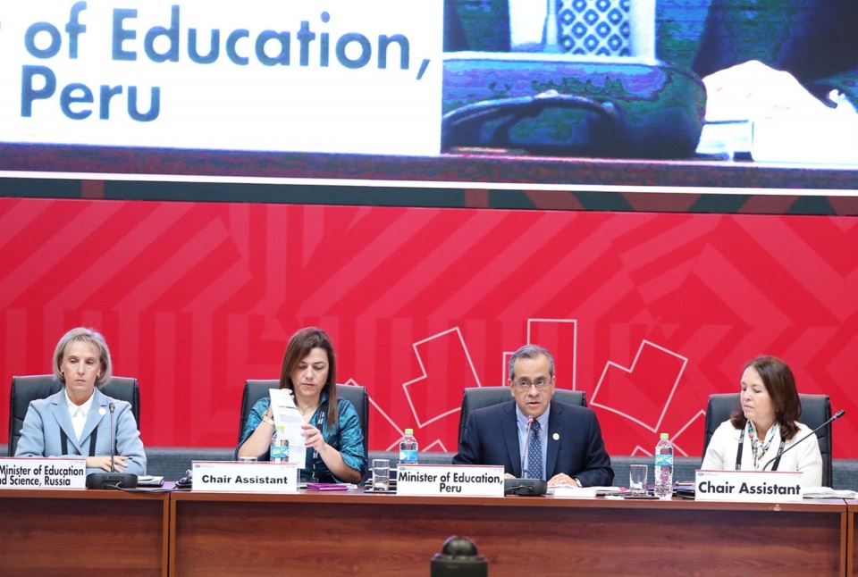 apec nang cao chat luong giao duc dap ung toan cau hoa