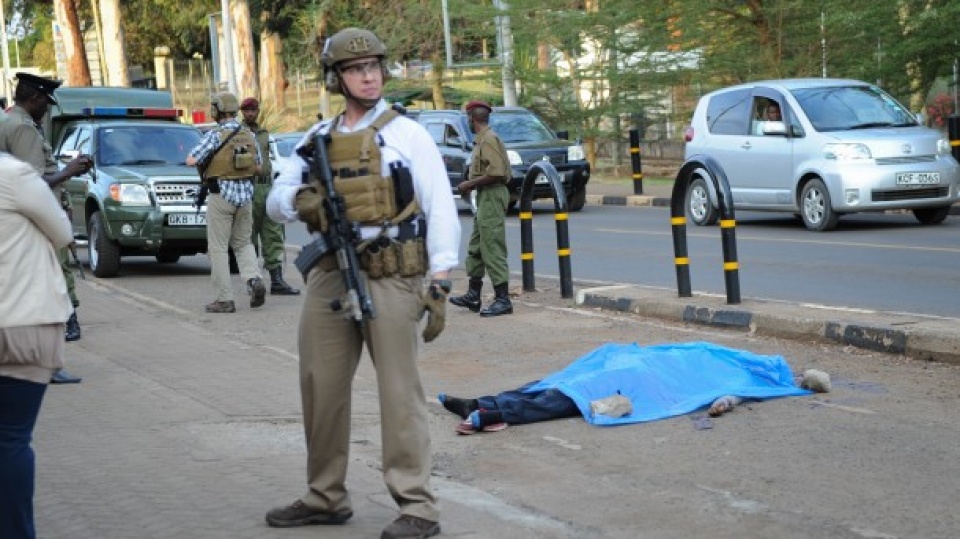 is nhan trach nhiem tan cong dai su quan my o kenya