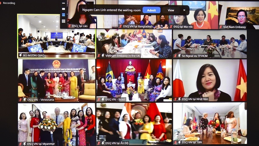 Phụ nữ ngoại giao: Hoa nở giữa đại dịch