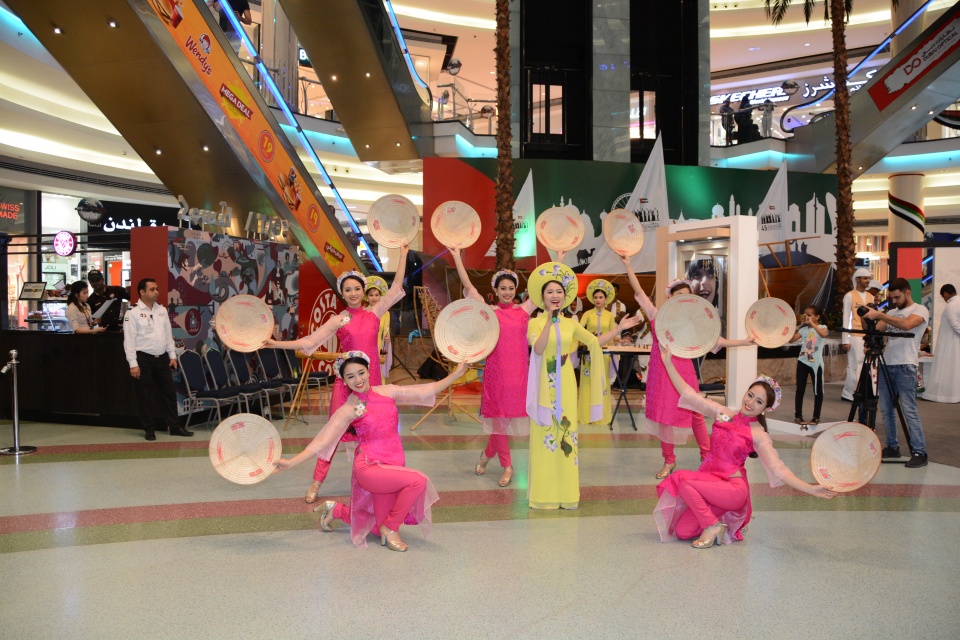 Khai mạc tuần văn hóa Việt Nam tại UAE khai mac tuan van hoa viet nam tai uae