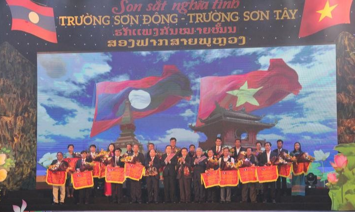 Công tác đối ngoại nhân dân tỉnh Nghệ An: Vun đắp tình anh em Việt-Lào
