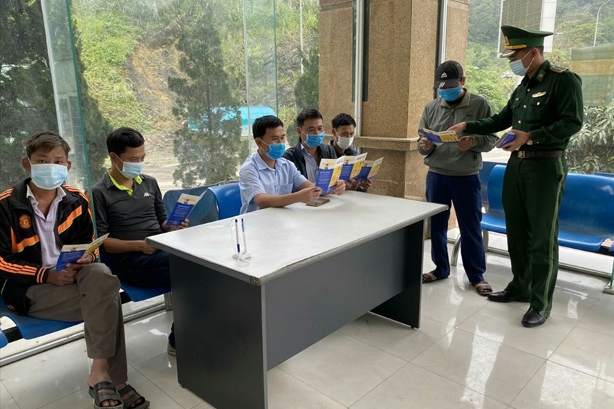 Nghệ An triển khai 'nhiệm vụ kép' vừa quản lý biên giới, vừa phòng chống dịch Covid-19