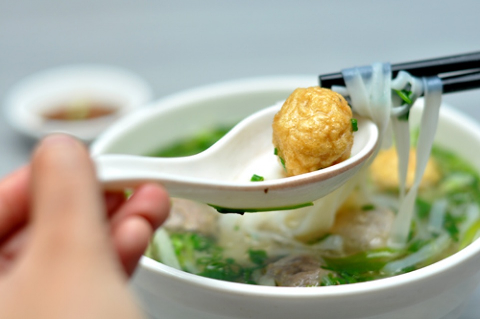 pho bo vien cua viet nam la mon an duong pho ngon nhat chau a