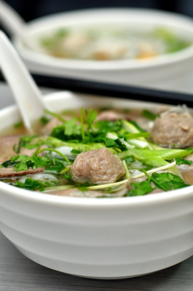 pho bo vien cua viet nam la mon an duong pho ngon nhat chau a