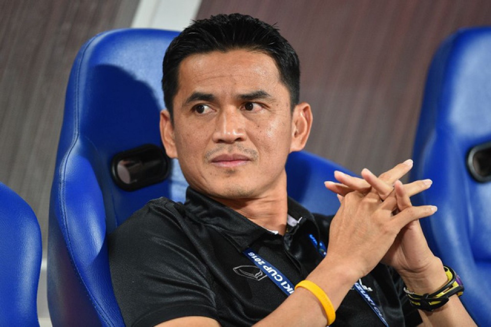 tuong lai cua hlv kiatisuk se duoc quyet dinh trong thang 12017