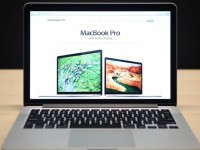 bloomberg macbook air moi se co vien cuc mong man hinh retina