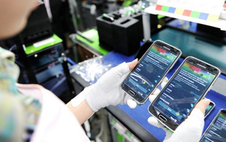 Điện thoại là mặt hàng kiếm ngoại tệ về cho Việt Nam nhiều nhất dien thoai la mat hang kiem ngoai te ve cho viet nam nhieu nhat