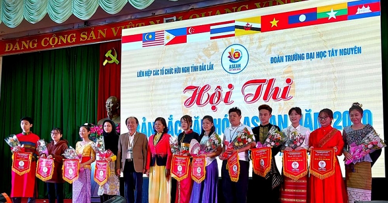 Hội thi Bản sắc văn hóa ASEAN năm 2020 tại Đắk Lắk, Việt Nam. (Nguồn: VOV) Hội thi Bản sắc văn hóa ASEAN năm 2020 tại Đắk Lắk, Việt Nam. (Nguồn: VOV)