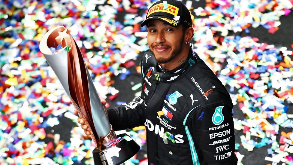Tay đua F1 Lewis Hamilton được phong tước Hiệp sĩ cao quý của Hoàng gia Anh. (Nguồn: Getty Images)