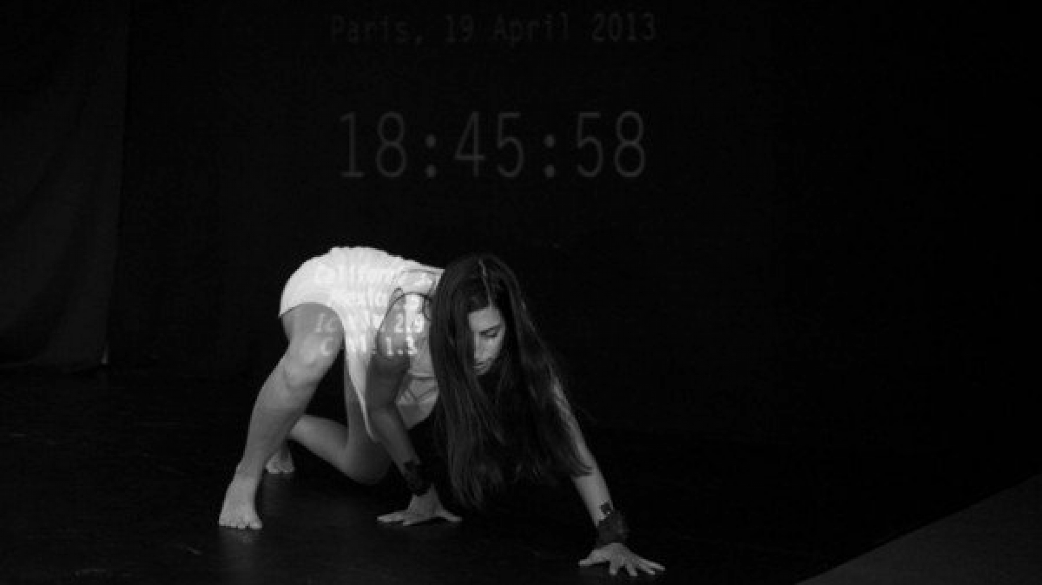 Cảm nhận động đất để... múa cam nhan dong dat de mua