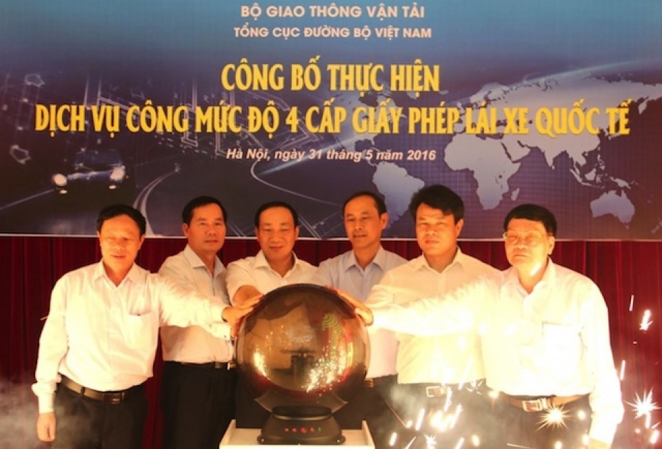 khai truong dich vu cap giay phep lai xe quoc te qua mang