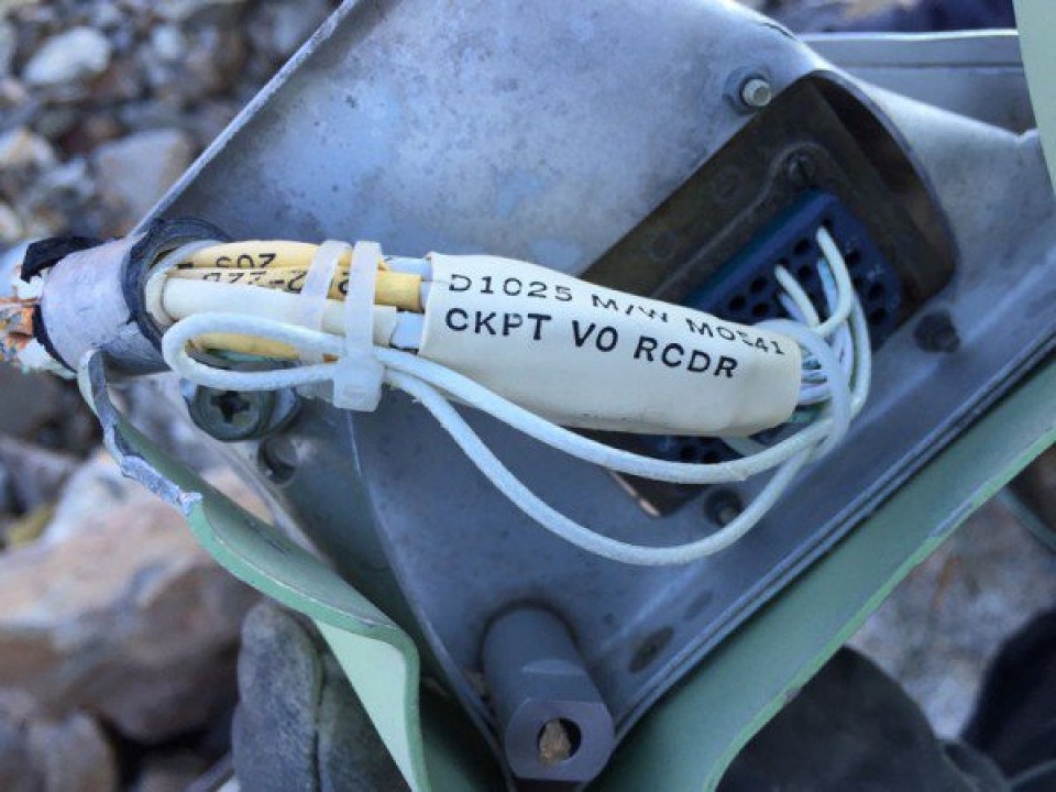 tim thay hop den cua chiec may bay roi cach day 31 nam