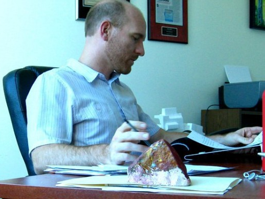 Làm việc full time có thể ảnh hưởng đến não bộ