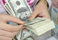 quan ngai ve bat on chinh tri day gia vang the gioi di len