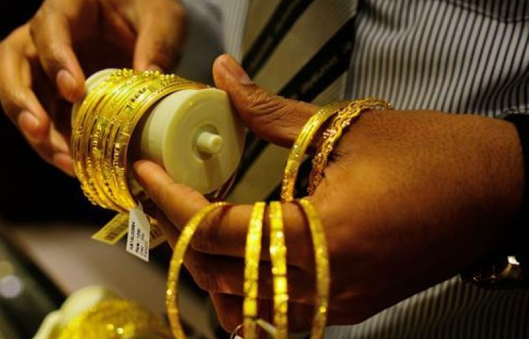 gia vang van giao dich o muc kha cao