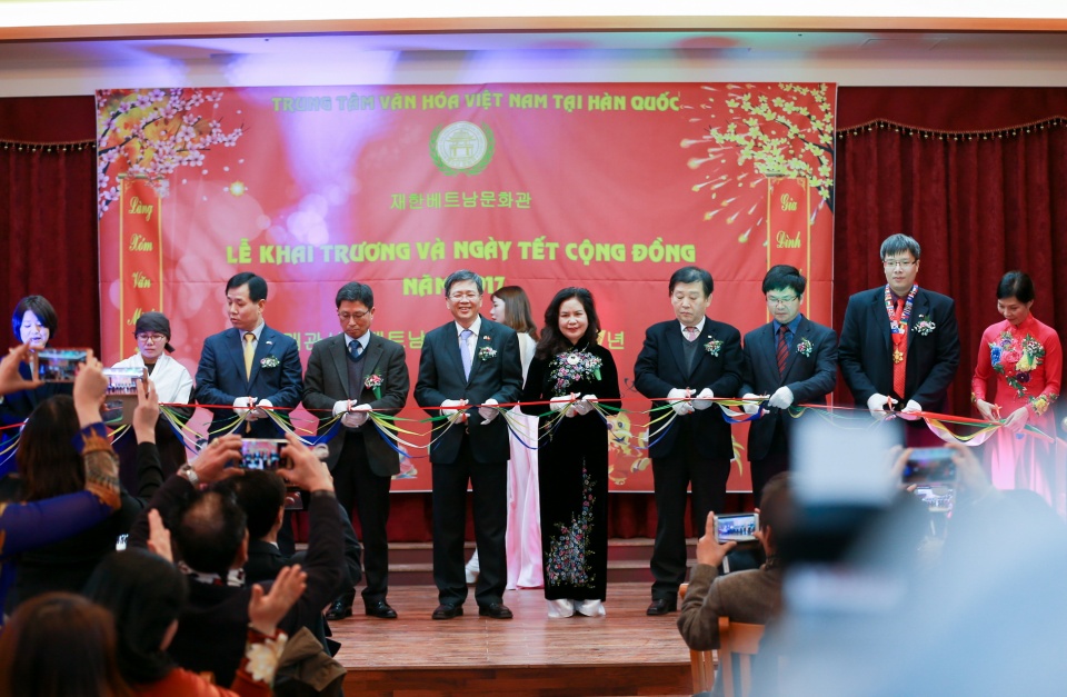 khai truong trung tam van hoa viet nam tai han quoc