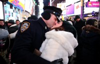 an do hoa hoan tai nha may gan 20 cong nhan thiet mang