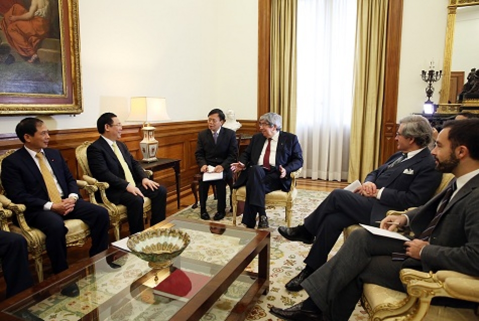 pho thu tuong vuong dinh hue tham lam viec tai bo dao nha