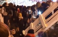 Cầu bất ngờ đổ sập trong lễ đón năm mới ở Nga