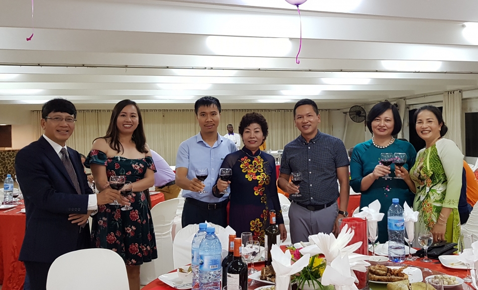 cong dong nguoi viet tai mozambique gap go mung xuan ky hoi 2019