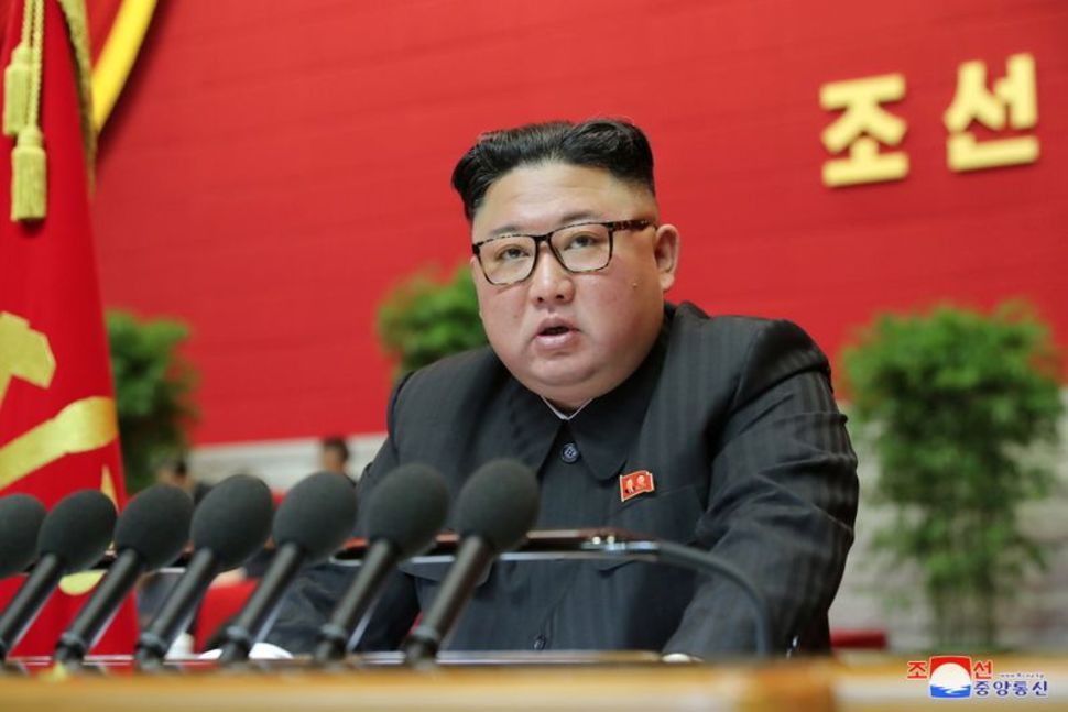 Nhà lãnh đạo Kim Jong-un nhận định quan hệ liên Triều bên bờ thảm họa Nhà lãnh đạo Kim Jong-un nhận định quan hệ liên Triều bên bờ thảm họa