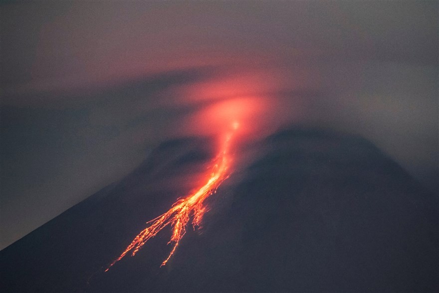 Ảnh ấn tượng tuần (18-24/1): Lễ nhậm chức Tổng thống Mỹ khác thường, nhân vật đối lập Nga Navalny ‘chiếm sóng’ truyền thông và tập ‘yoga bia’