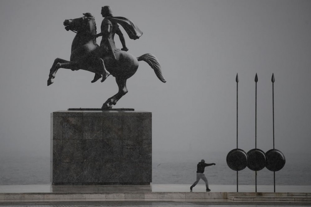 Ảnh ấn tượng tuần (18-24/1): Lễ nhậm chức Tổng thống Mỹ khác thường, nhân vật đối lập Nga Navalny ‘chiếm sóng’ truyền thông và tập ‘yoga bia’