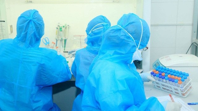 covid19 sang mung 1 tet nham dan 2022 ca mac moi giam hon 2 trieu ca khoi benh ninh binh ghi nhan ca nhiem bien the omicron dau tien