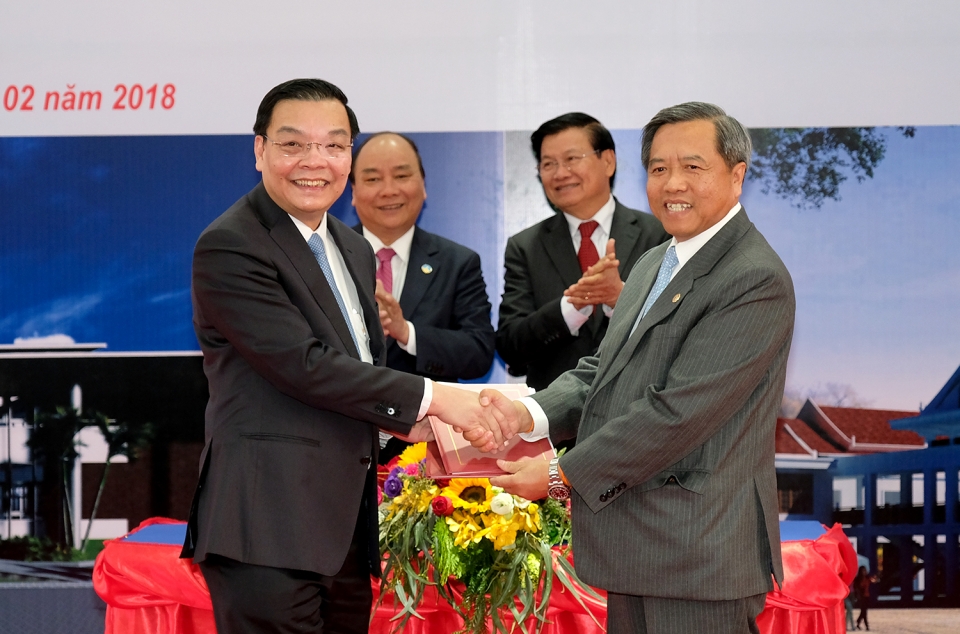 thu tuong du le ban giao trung tam dao tao can bo quan ly khcn cho lao