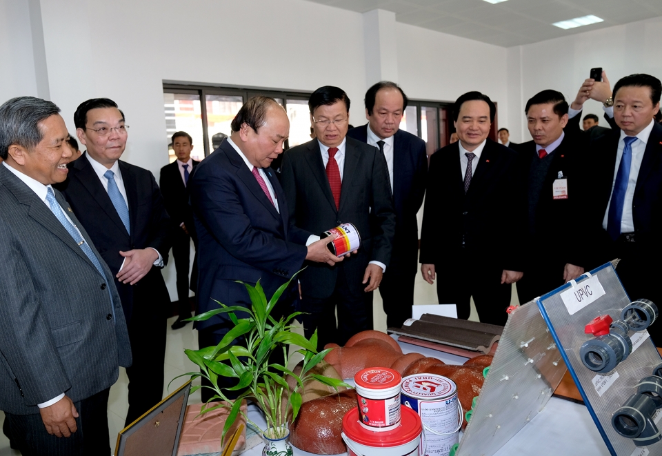 thu tuong du le ban giao trung tam dao tao can bo quan ly khcn cho lao