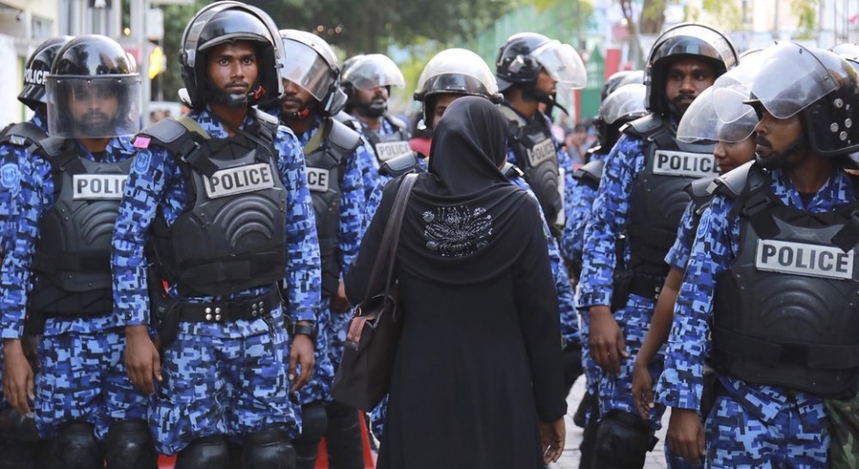 du luan quoc te ve viec maldives ban bo tinh trang khan cap