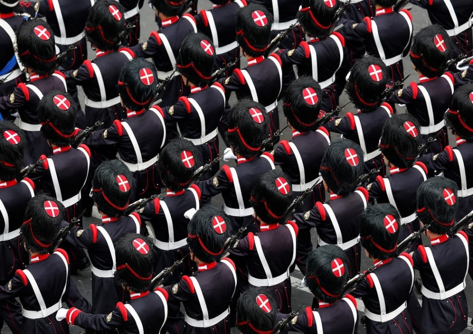 Hình ảnh diễu binh ấn tượng tại các nước trên thế giới hinh anh dieu binh an tuong tai cac nuoc tren the gioi