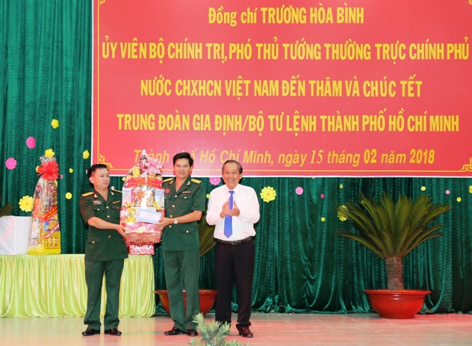 pho thu tuong truong hoa binh tham chuc tet luc luong vu trang tai tphcm
