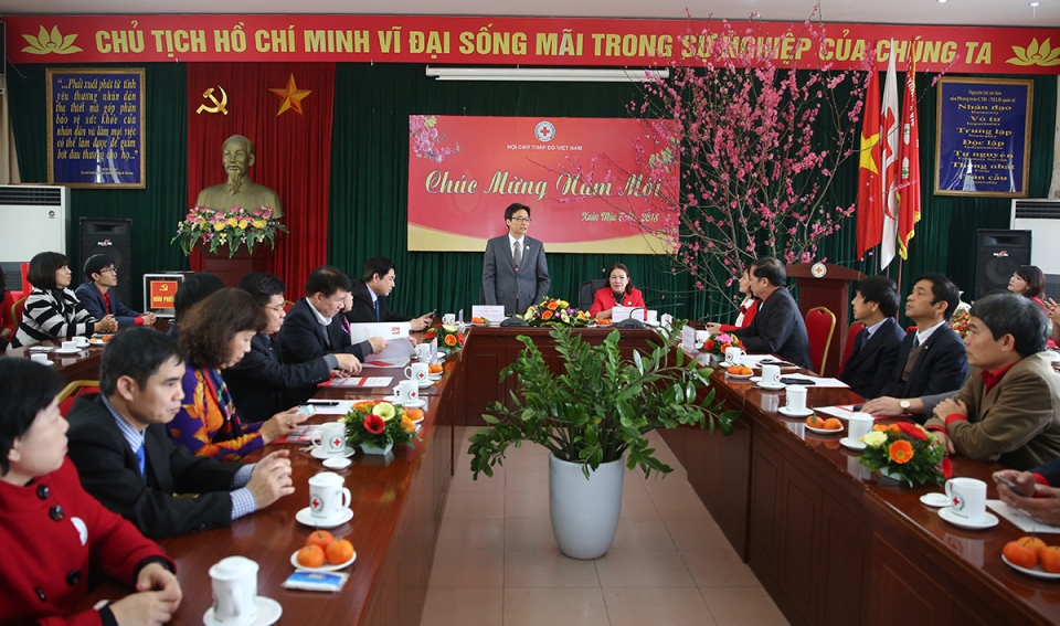 Phó Thủ tướng Vũ Đức Đam chúc mừng ngày Thầy thuốc Việt Nam pho thu tuong vu duc dam chuc mung ngay thay thuoc viet nam