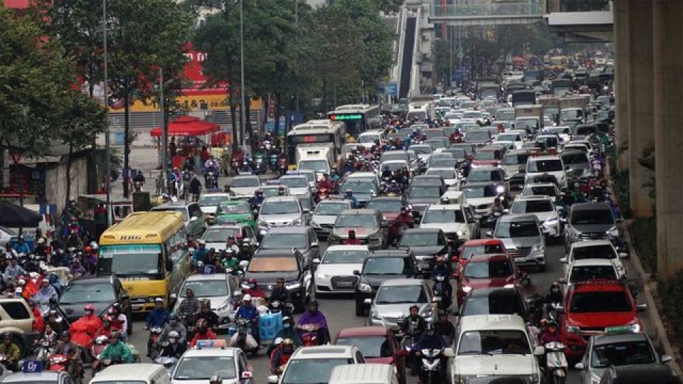 duong pho ha noi un tac kinh hoang trong ngay lam viec cuoi cung truoc khi nghi tet nguyen dan