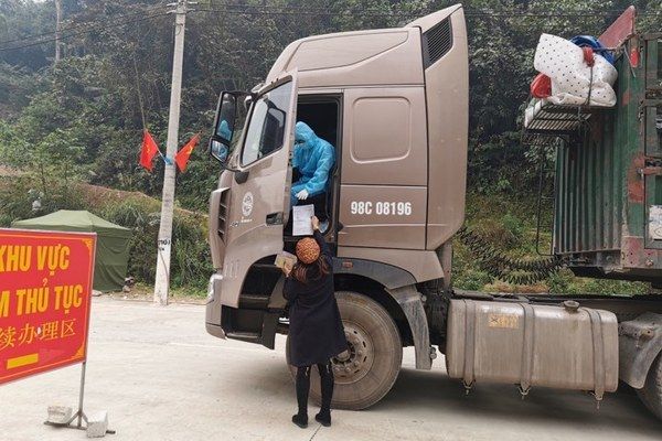 dich covid 19 bo cong thuong khuyen nghi doanh nghiep chu dong dieu tiet dua hang len bien gioi